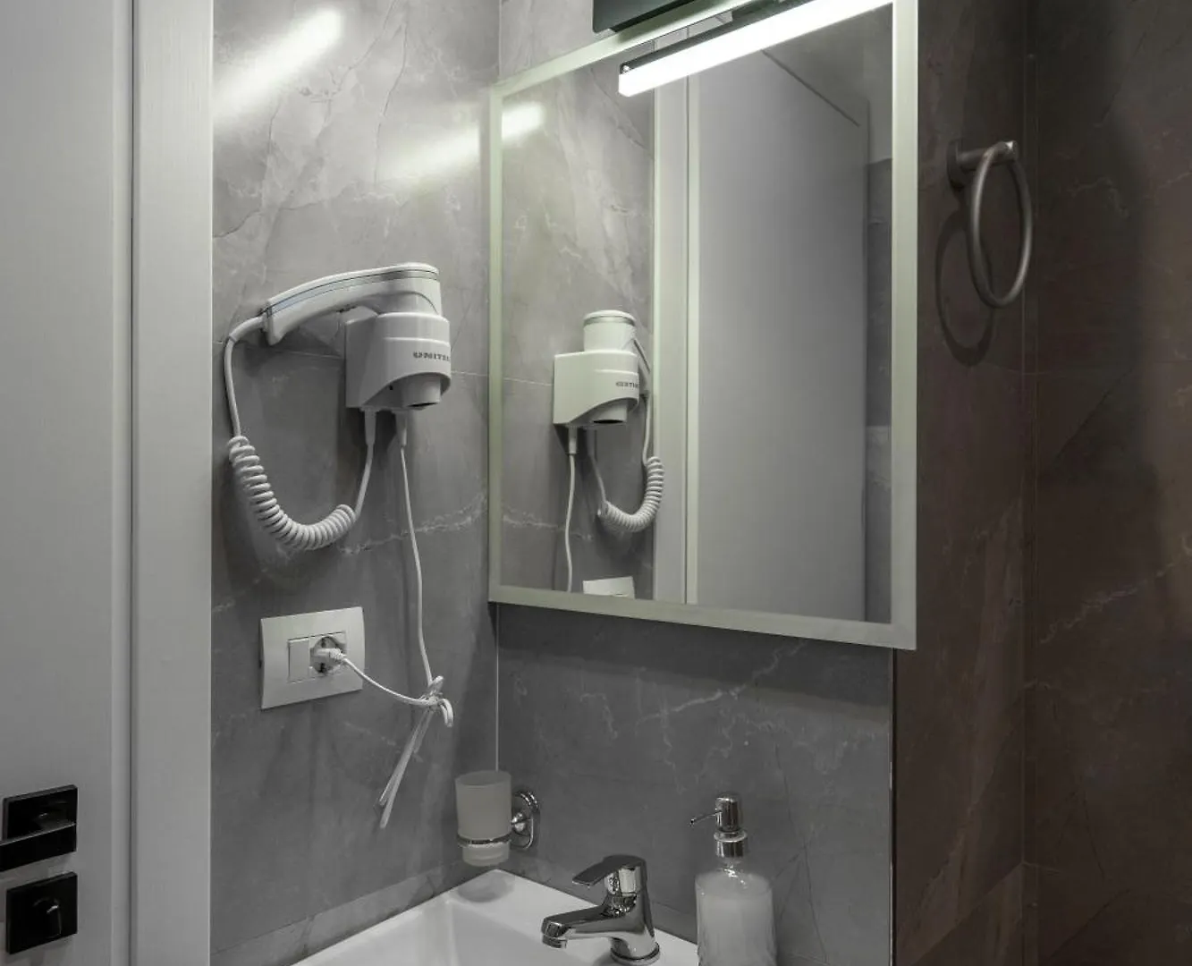 Pensionat Twins Hotel Ksamil