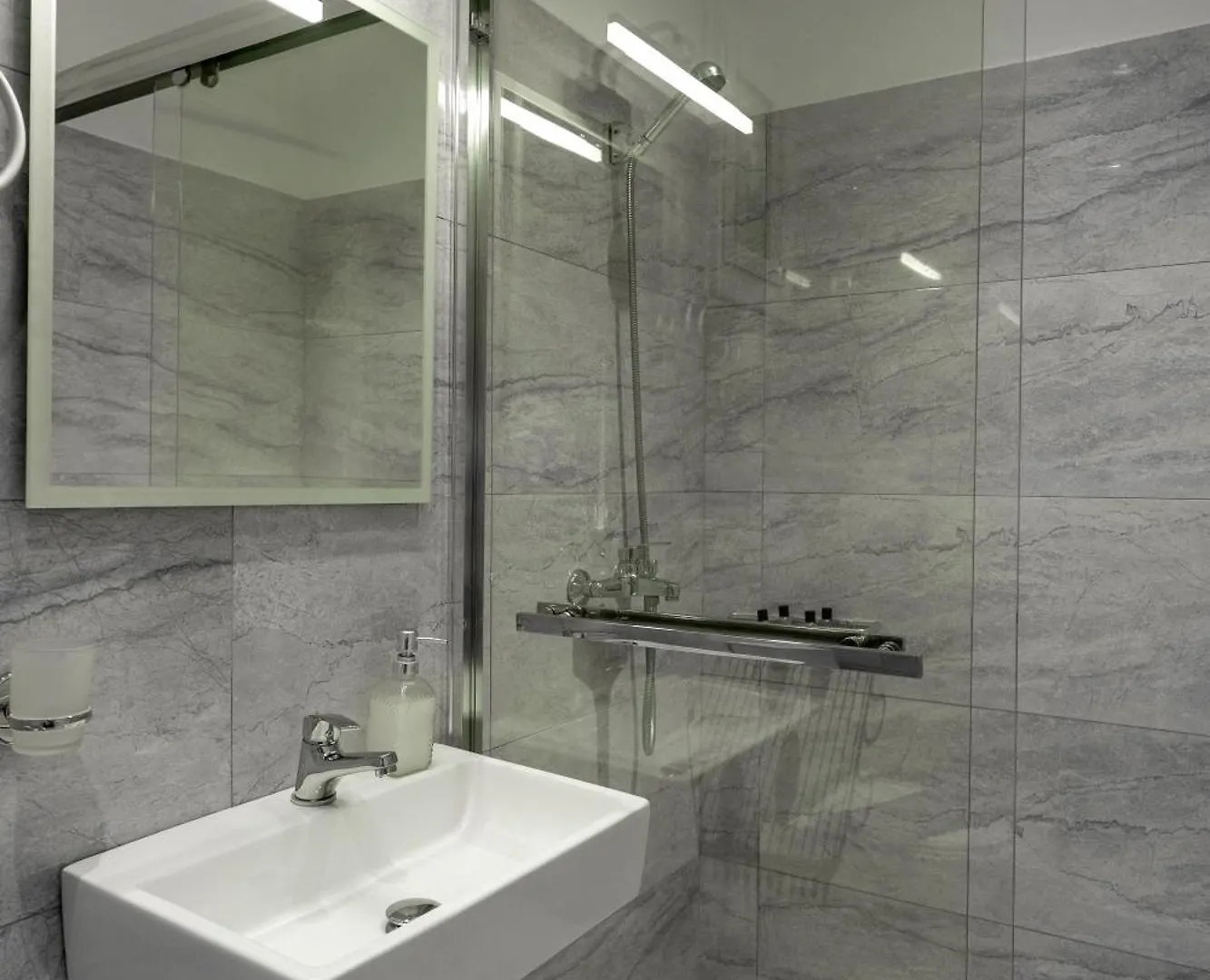 Pensionat Twins Hotel Ksamil